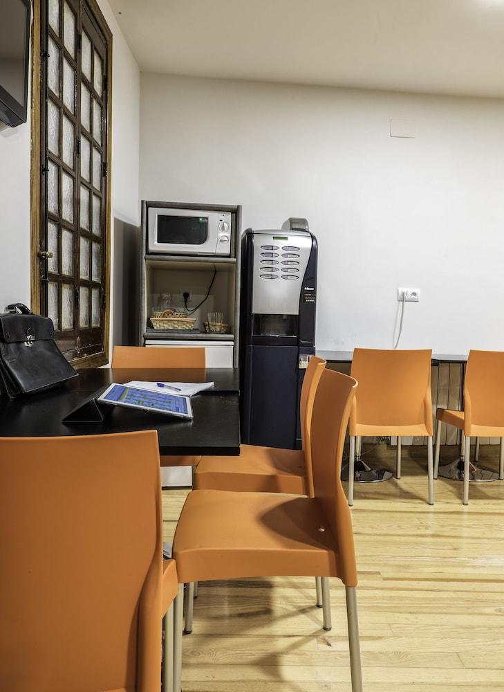 Kubik Hotel Caces エクステリア 写真