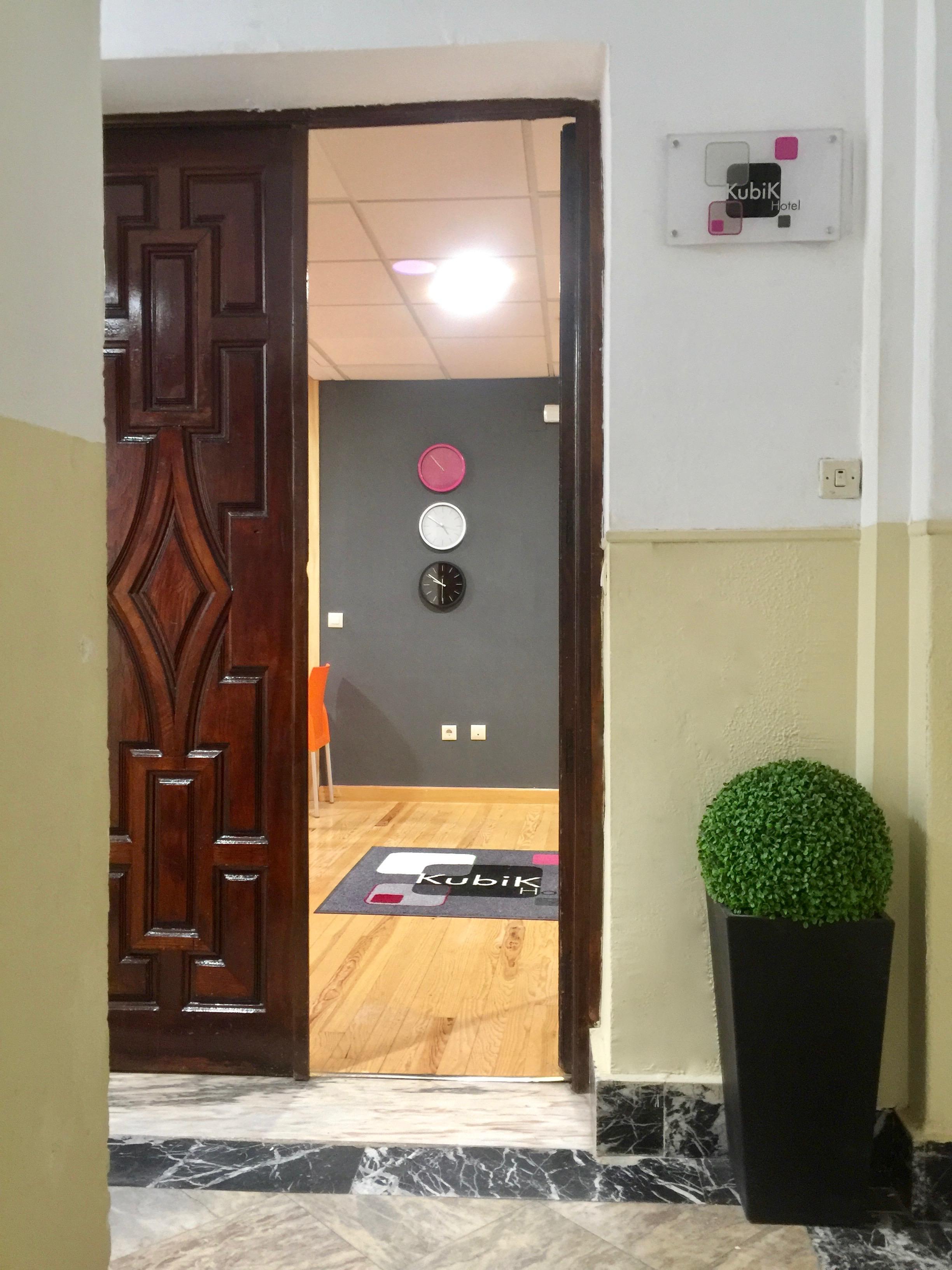 Kubik Hotel Caces エクステリア 写真