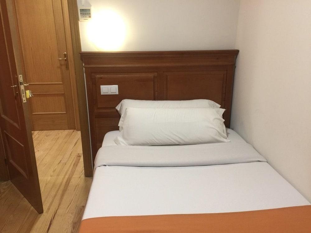 Kubik Hotel Caces エクステリア 写真