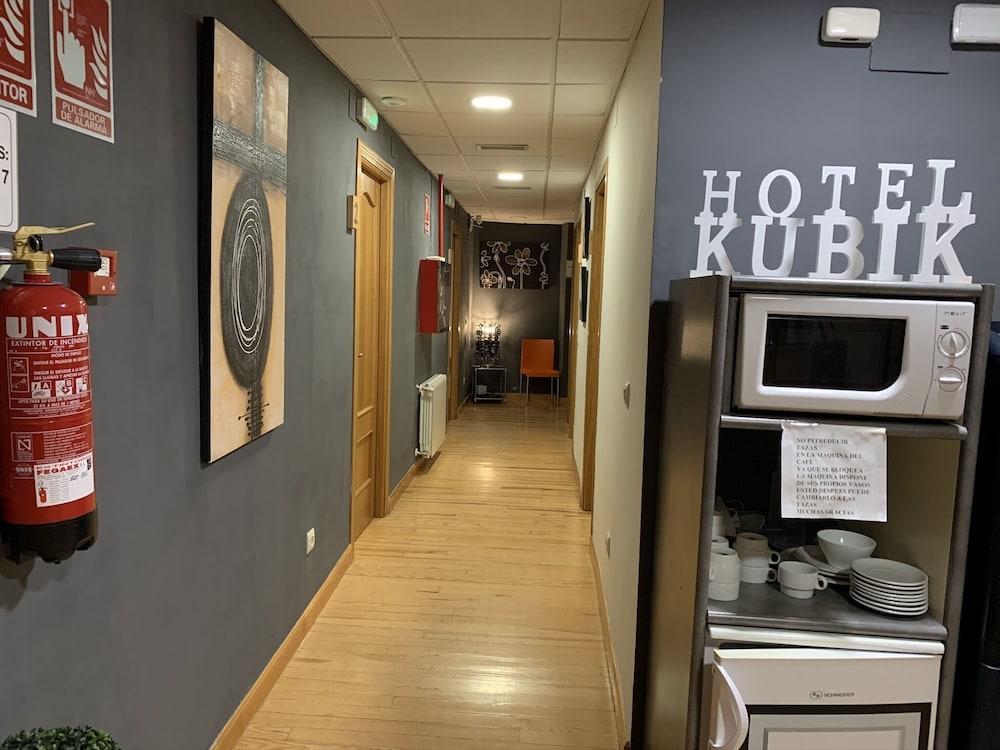 Kubik Hotel Caces エクステリア 写真